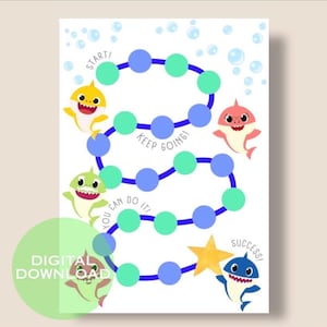 Puede incluir: Un tablero de juego impreso con un camino sinuoso de círculos azules y verdes sobre un fondo blanco con burbujas. Cuatro tiburones de dibujos animados en amarillo, rosa, verde y azul están colocados a lo largo del camino con el texto START, KEEP GOING, YOU CAN DO IT y SUCCESS.