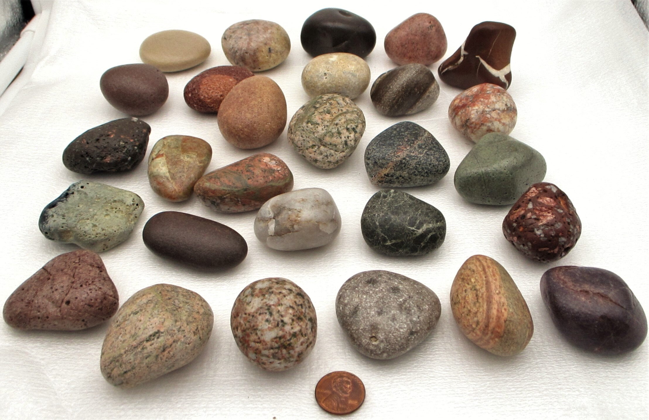 Small Polished Lake Michigan Stones (Tiny Treasures) – Midwest Shores