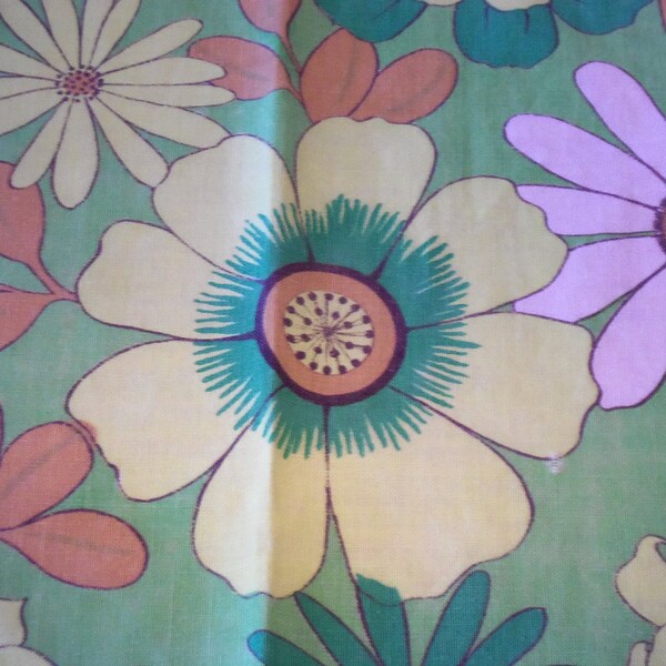 Vintage 1960's Printed Cotton Tablecloth, Crazy Daisy