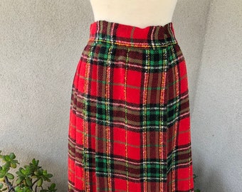 Vintage red plaid fuzzy wool blend Maxi shirt pleated wrap sz L by Town Sport New York