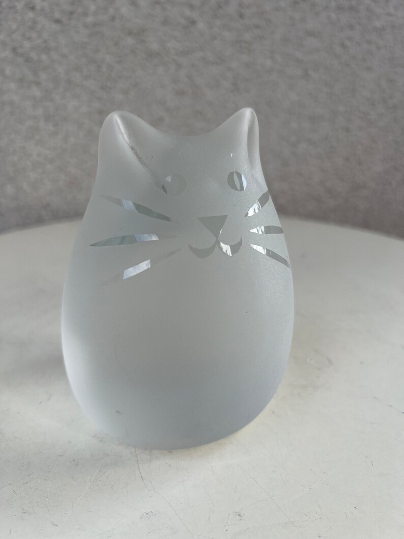 Vintage frosted glass cat paperweight signed JK 6/92 image 10