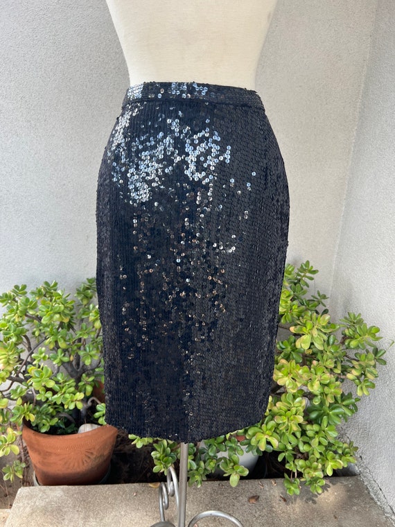 Vintage 1985 elegant black sequins short skirt si… - image 3