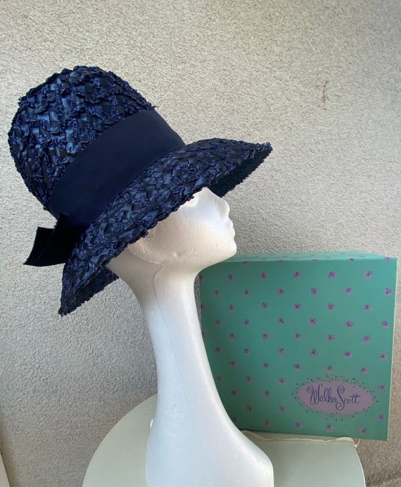 Vintage 70s boater brim navy blue straw cello hat… - image 1