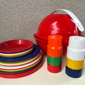 Vintage Modern Picnic Set Plastic Round Carrier Set 6  multicolors Plates By Ingrid Chicago.