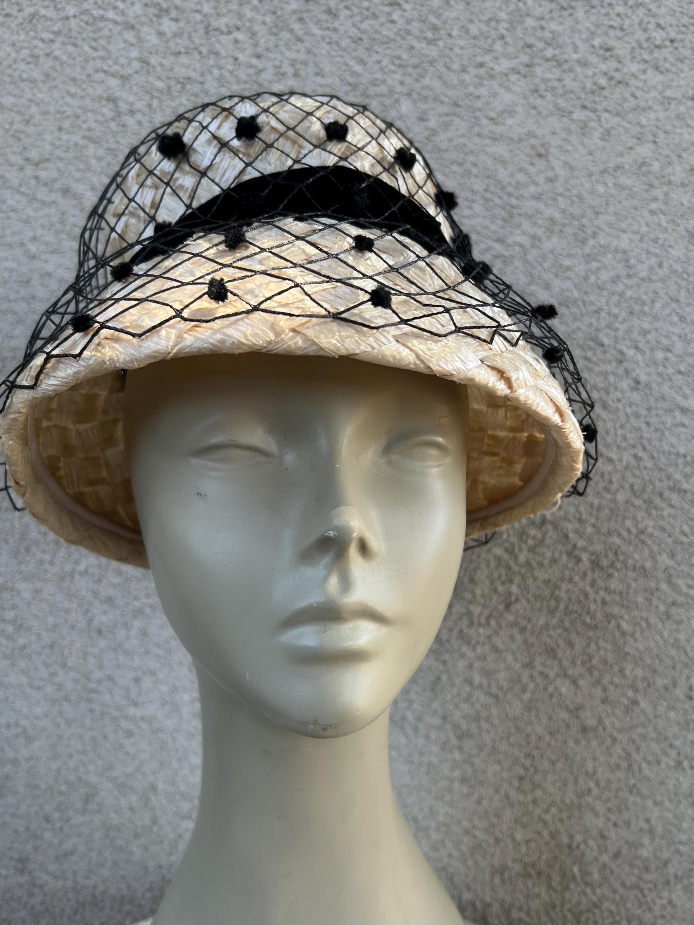 Vintage Ivory Faux Straw Bucket Hat: Black Velvet Netting  display picture 1