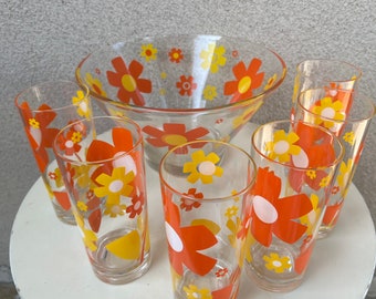 Vintage flower power glass punch bowl with 6 tumbler glasses by Anchor Hocking