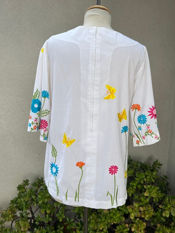 Vintage boho white top tunic colorful floral butt… - image 3