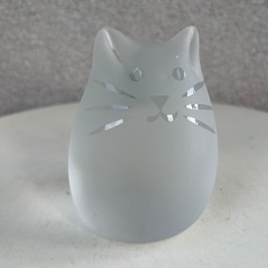 Vintage frosted glass cat paperweight signed JK 6/92 image 1