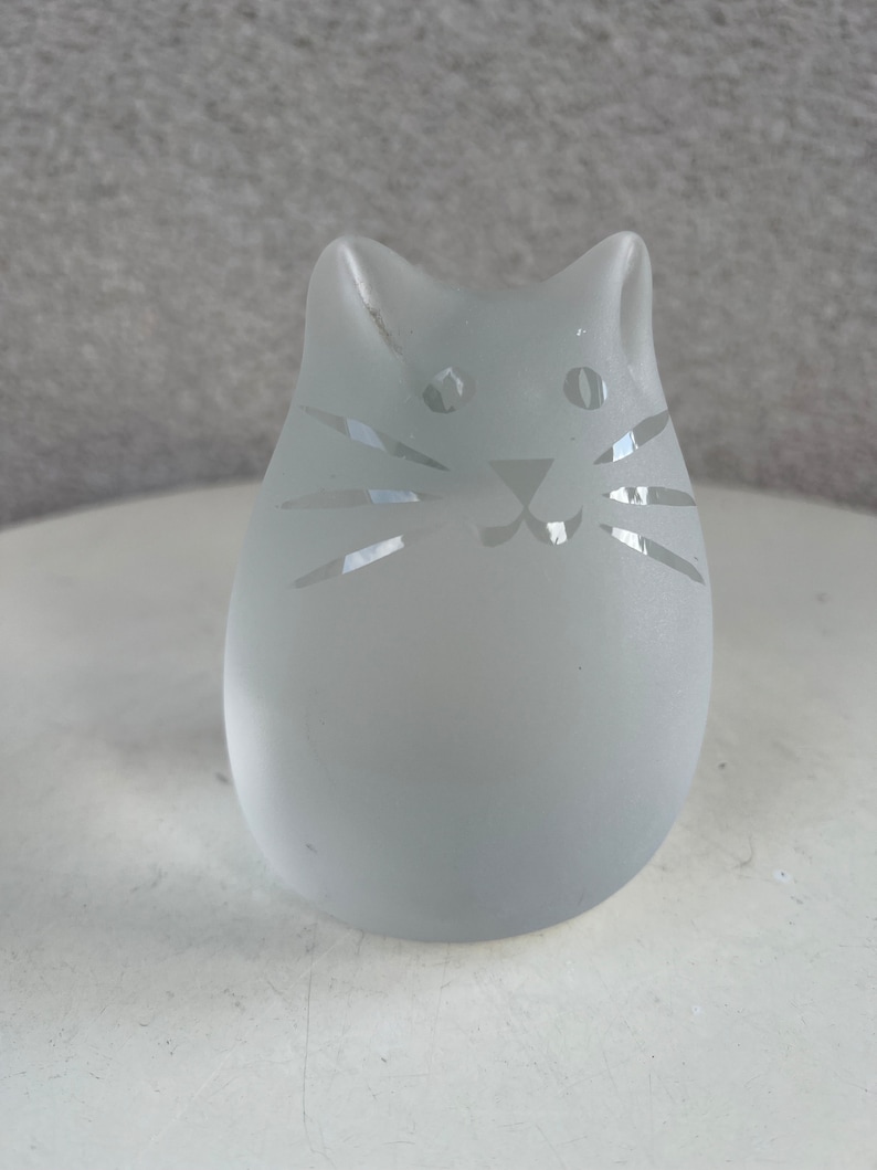 Vintage frosted glass cat paperweight signed JK 6/92 image 1
