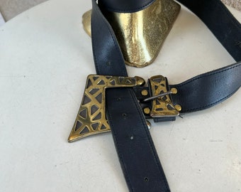 Vintage bold belt black leather distressed brass buckle by Nan Lewis fits 30-34” ML