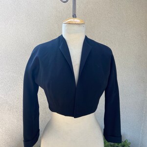 Chaqueta bolero elegante vintage negra con forro color oliva de I. Magnin Importers talla XS/S