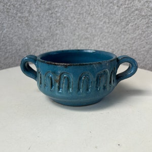 Vintage rich blue stoneware pottery soup mug textured sides size 5”x 2.5”
