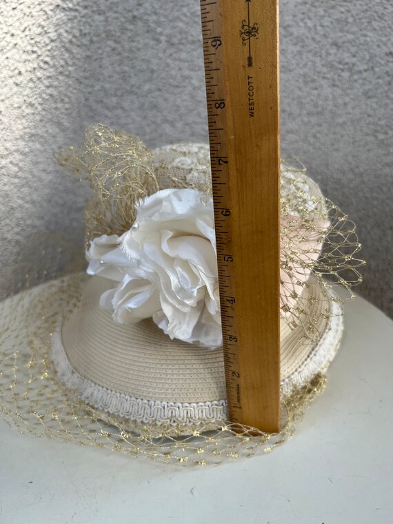 Vintage Whittall & Shon Brim Hat Gold Netting Faux Flower Sz  display picture 3
