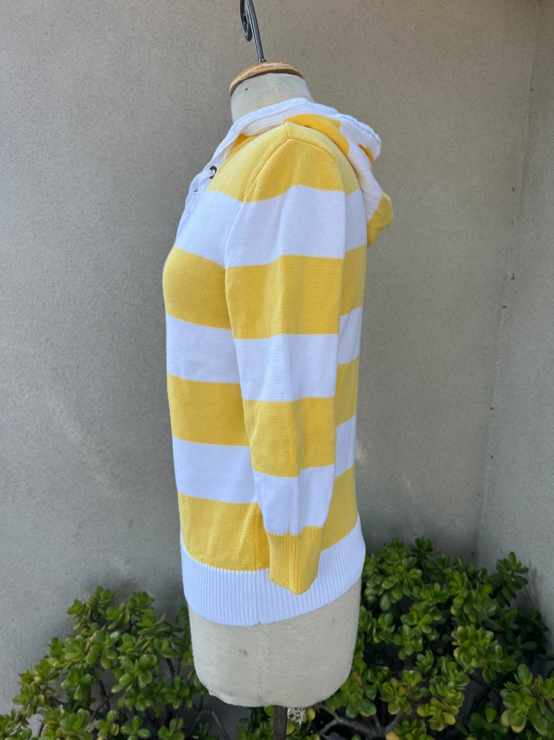 Vintage Ralph Lauren striped yellow white top lace up neckline hood sz S imagem 4