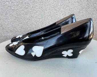 Vintage kitsch heart diamond club spade characters design wedge shoes black white patented leather sz 6.5B by Norman Kaplan