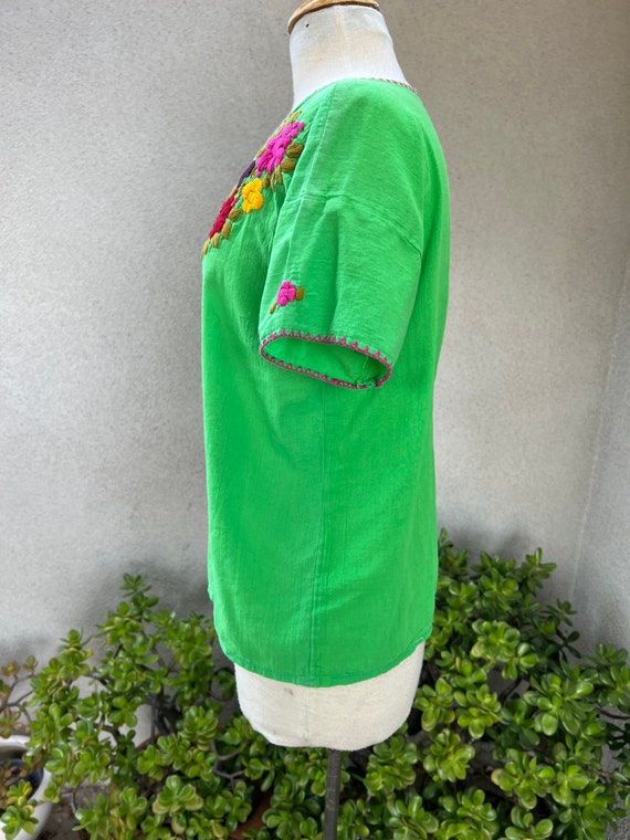 Vintage Oaxaca Mexican embroidered floral top neon gr… - Gem