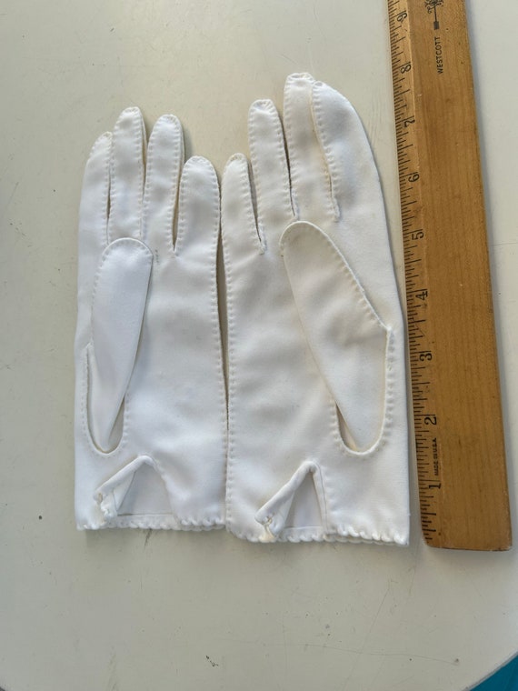 Vintage white formal gloves cotton eyelet sz 6 Go… - image 4