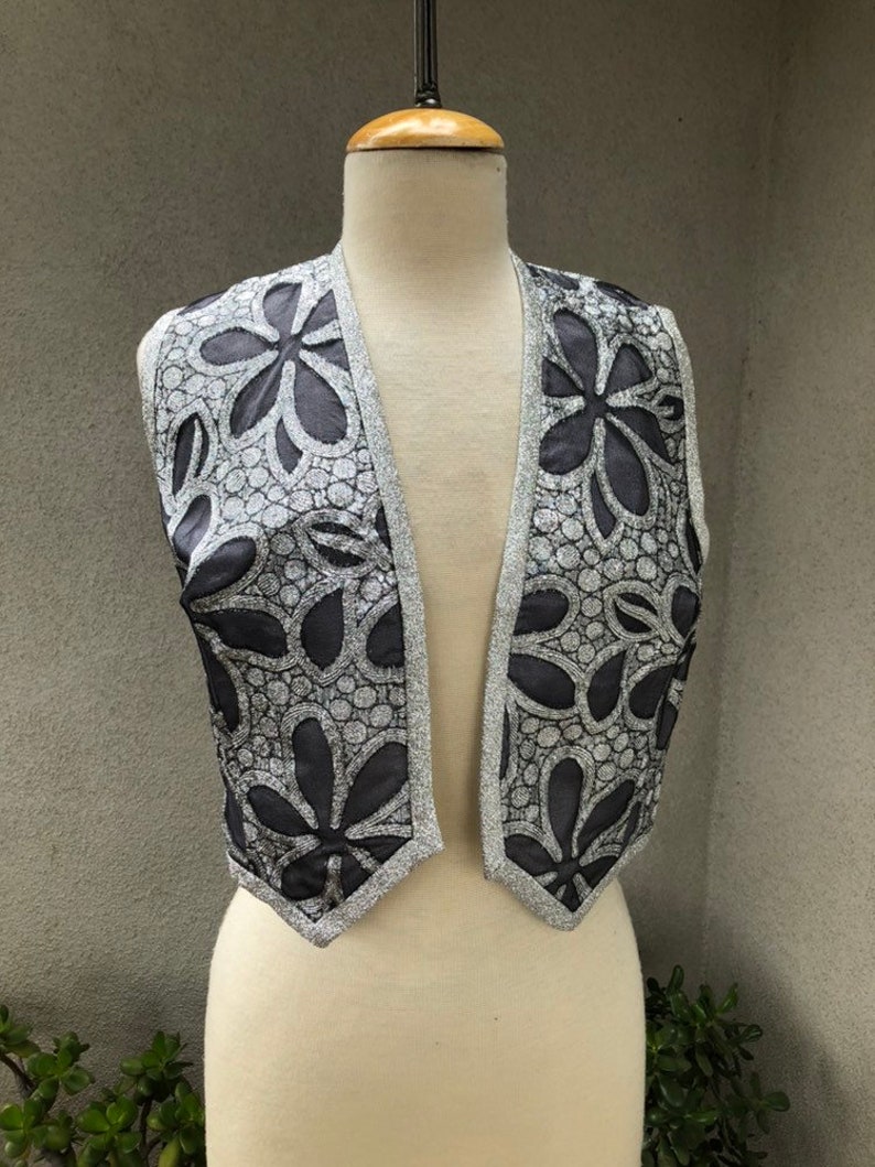 Vintage Glam Mod short bolero vest Metallic silver grey floral print lined by Lilli Russell Lakewood Denver Sz M
