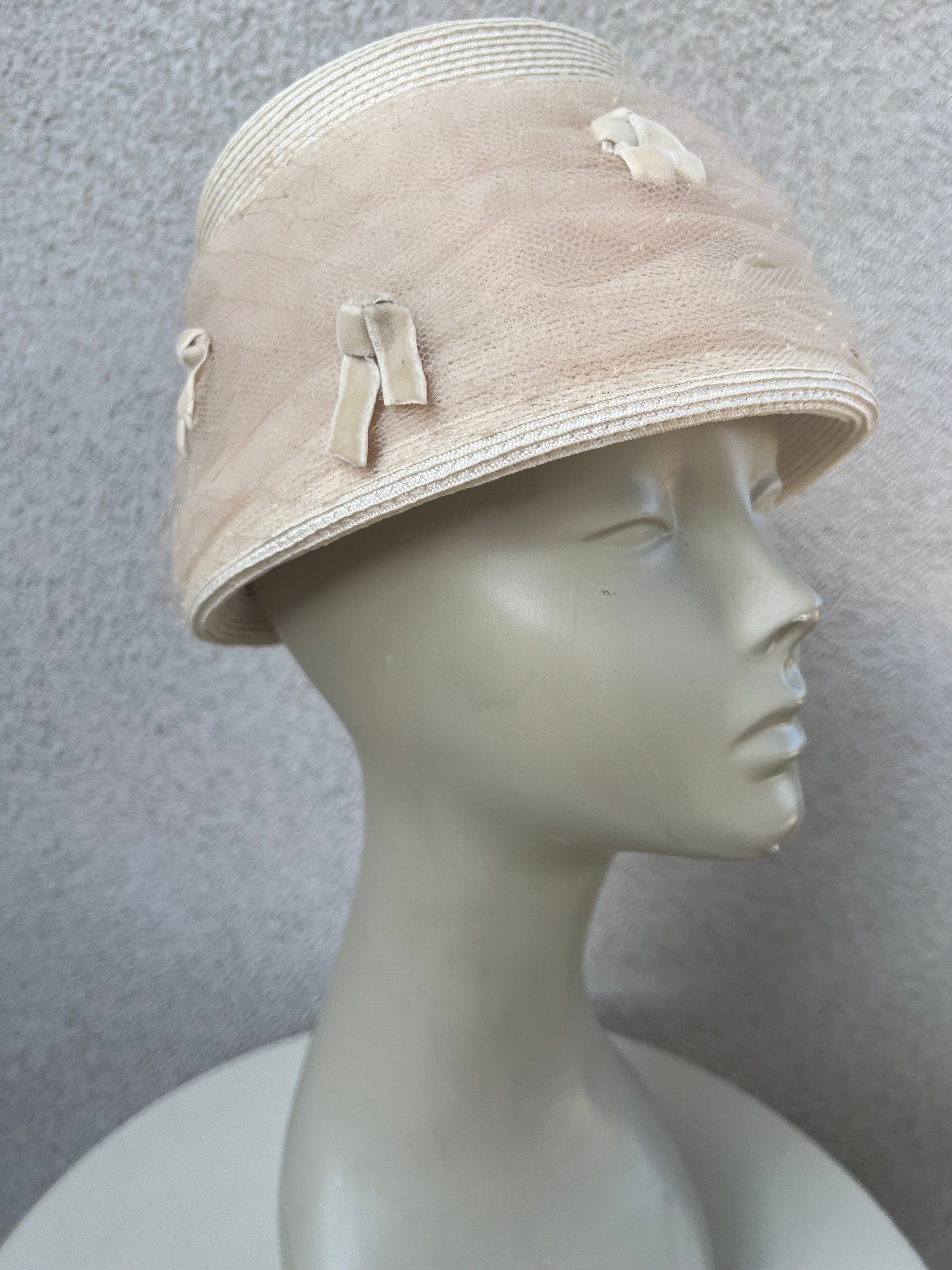 Vintage 1960s Straw Bucket Hat: Cream Woven Netting, Velvet  display picture 2