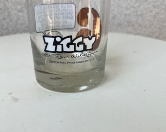 Vintage 1977 Ziggy #6 Rock Glass by Tom Wilson for Universal Press 