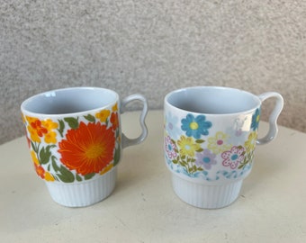 Vintage modern ceramic stackable mugs floral print holds 6 oz. Set 2