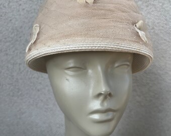 vintage‎ 1960\'s day hat woven velvet bow cream back slant Vintage 1960s Straw Bucket Hat: Cream Woven Netting, Velvet  main image 4