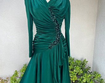 Vintage Disco 80s ruched emerald green dress sequins floral accent by Filigree LTd Collection sz 6 P