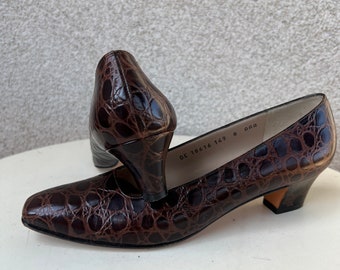 Vintage preppy heeled pumps brown press leather 8AAAA by Salvatore Ferragamo