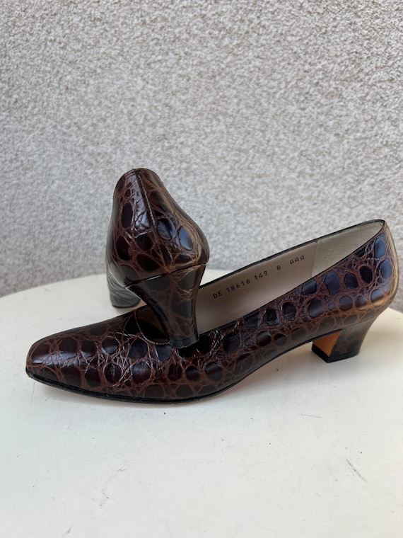 Vintage preppy heeled pumps brown press leather 8A