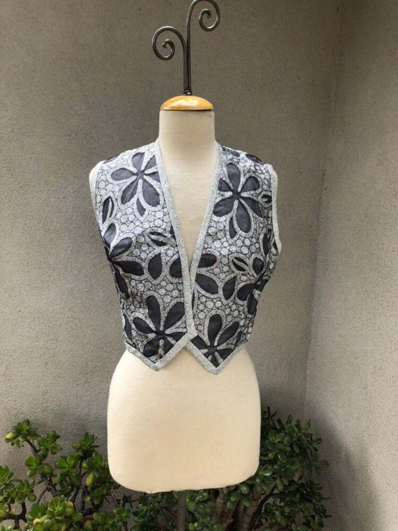 Vintage Glam Mod short bolero vest Metallic silver grey floral print lined by Lilli Russell Lakewood Denver Sz M