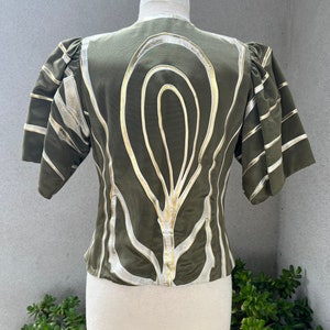 Chaqueta verde oliva con diseño vintage Art to Wear: cinturón de cuero pintado a mano, talla XS imagen 6