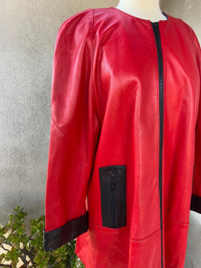 Vintage 80s color block red black soft leather swing coat lined zipper pockets front Sz M by Helen Frushtick Furs Atlanta image 7