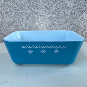Vintage blue Pyrex small rectangular milk glass baking pan white snowflake 0502 1.5 pt image 1