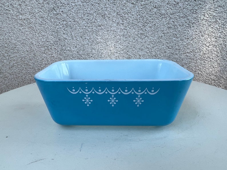 Vintage blue Pyrex small rectangular milk glass baking pan white snowflake 0502 1.5 pt image 1