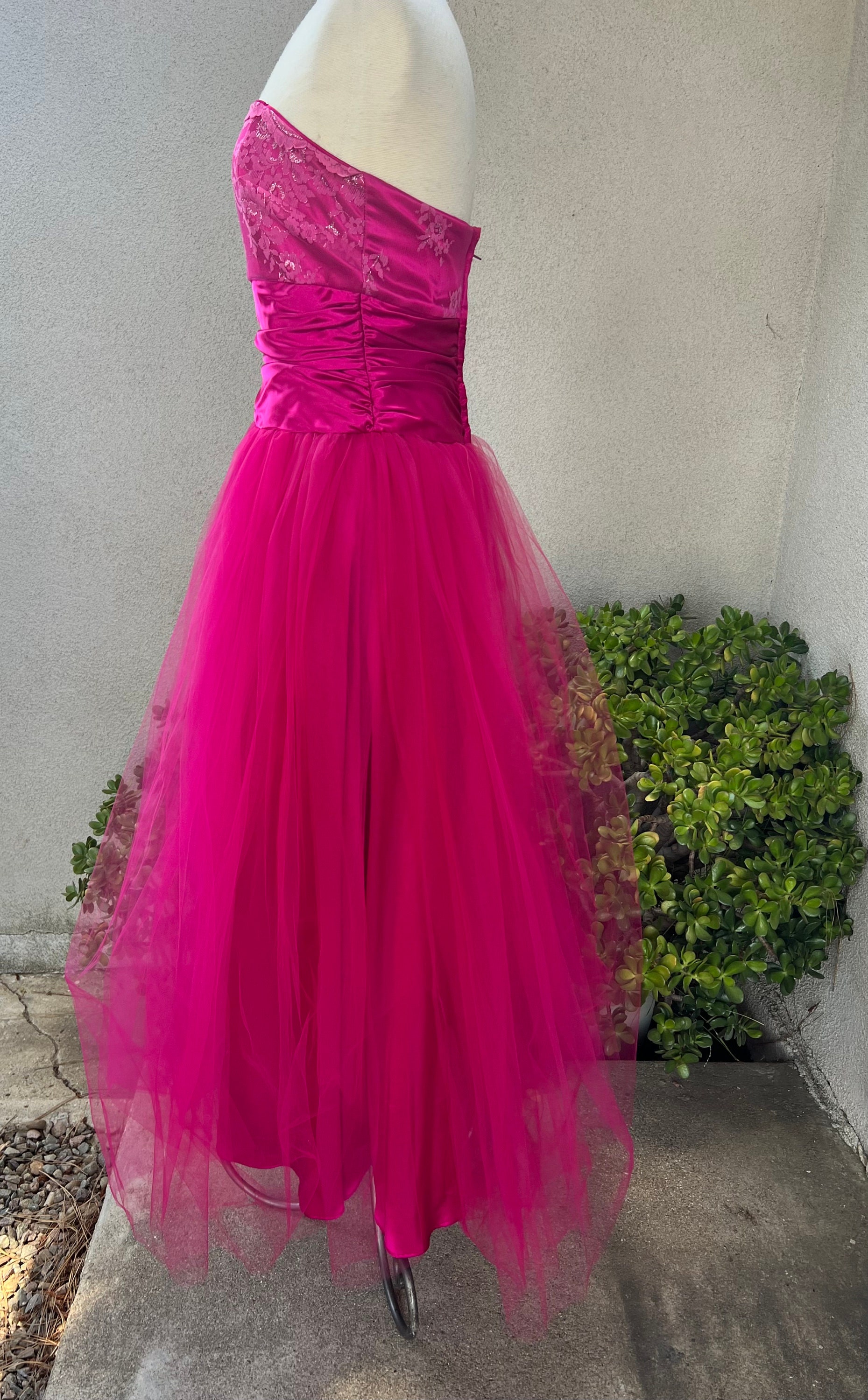 Vintage Jessica Mcclintock for Gunne Sax Raspberry Pink Long Vintage Jessica Mcclintock for Gunne Sax Raspberry Pink Long