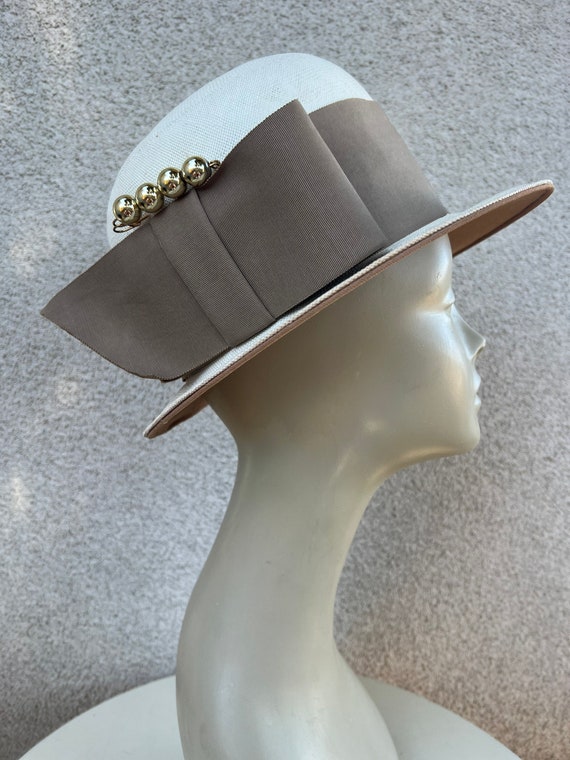 Vintage white straw bowler style hat wide taupe g… - image 1