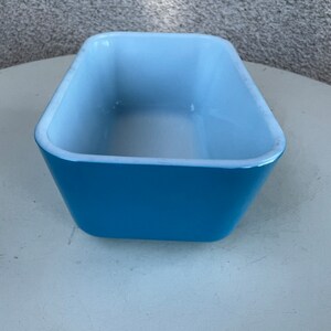 Vintage blue Pyrex small rectangular milk glass baking pan white snowflake 0502 1.5 pt image 4