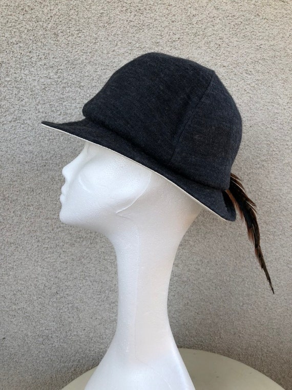 Vintage brim grey cream hat with long feather cot… - image 3