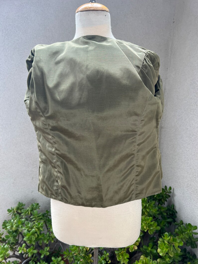 Chaqueta verde oliva con diseño vintage Art to Wear: cinturón de cuero pintado a mano, talla XS imagen 10