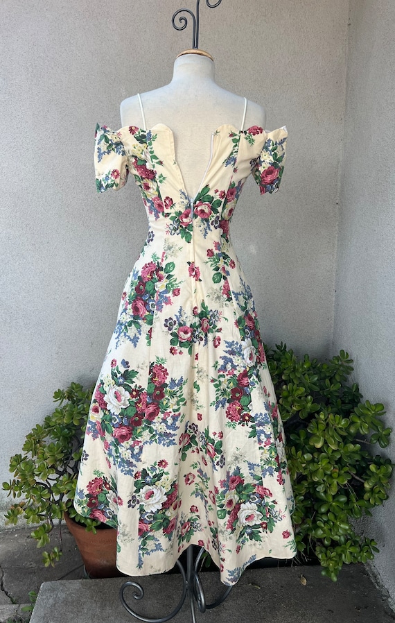トリートユアセルフFloral vintage like dress Vintage 80s Boho Colorful Cotton Cream Floral Dress With