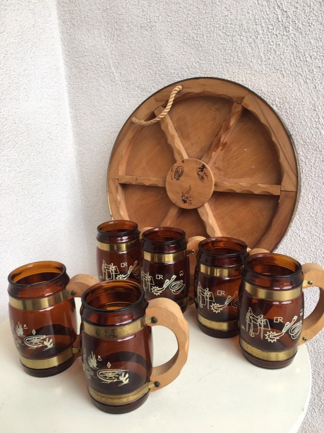 Vintage Siesta Ware 6 Small Amber Glass Souvenirs Seattle and Cowboy Boots with Wooden Handle Set of Two Vintage Siesta Ware 6 Small Amber Glass Souvenirs Seattle and Cowboy Boots with Wooden Handle Set of Two
