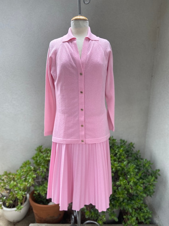 Vintage 1960s soft pink sponge type knit dress w … - image 1