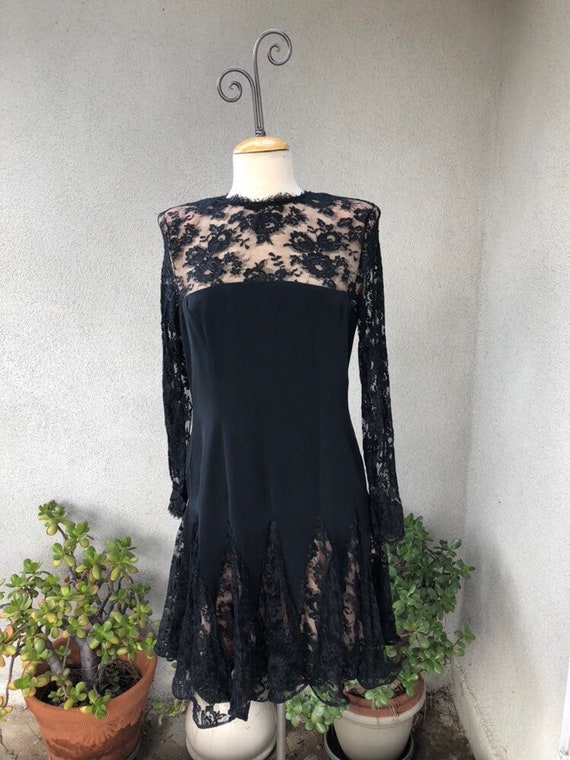 Vintage gorgeous Black lace cocktail dress nude li