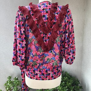Vintage 80s ruffles blouse pink purples Diane Freis sz Medium polyester image 2