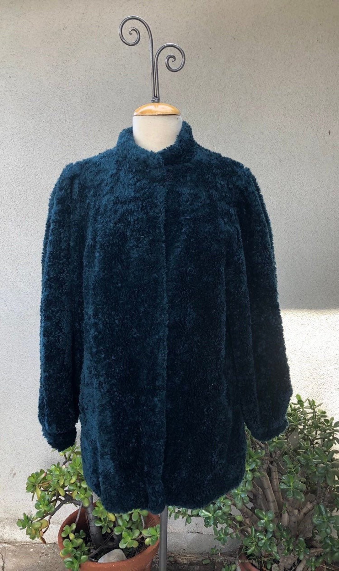 SALE Vintage Faux Fur Curly Knobby Short Jacket Lined by