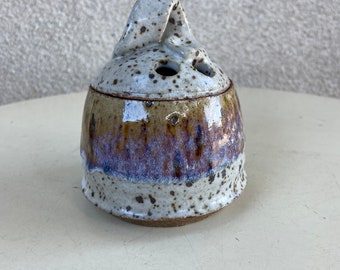 Vintage adorable garlic bohemian pottery jar with lids 4 holes signed 4” x 3.5”