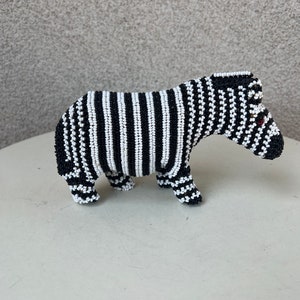 Figurine vintage zèbre perlée d'Afrique Noir blanc
