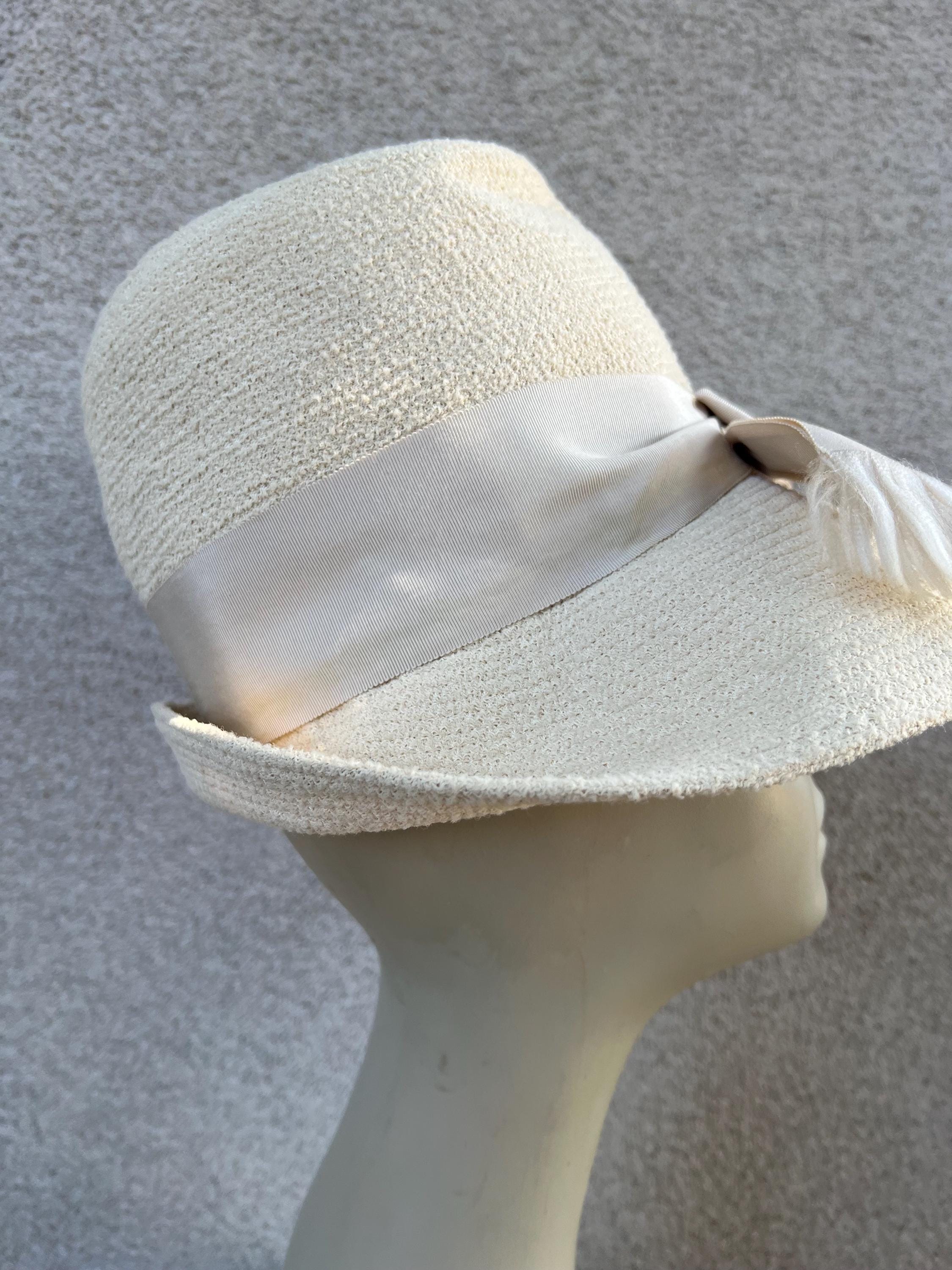 Vintage bucket fabric sun hat beige with grosgrain ribbon Patrice sz 21”. Vintage Bucket Fabric Sun Hat Beige With Grosgrain Ribbon  main image 2