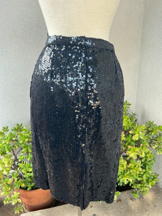 Vintage 1985 elegant black sequins short skirt si… - image 2