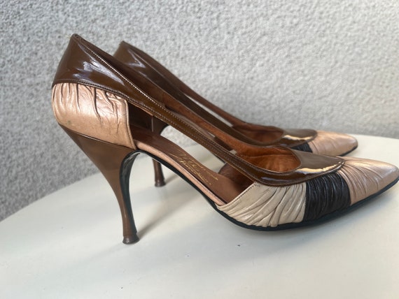 Vintage 1950s stilettos heel shoes brown taupe to… - image 2